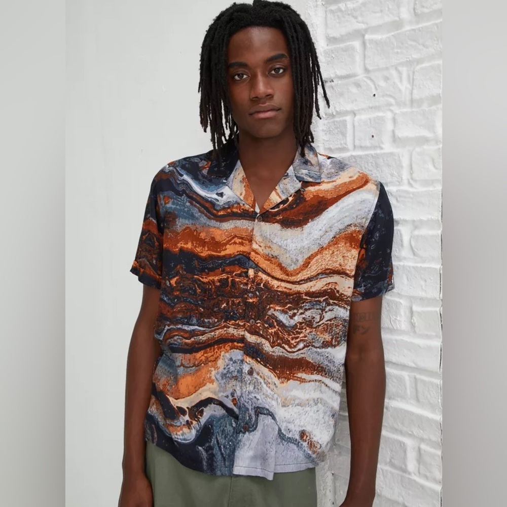 Raga Man Medium NWOT Mahari Shirt with Paint Print Camp Collar Coconut Buttons
